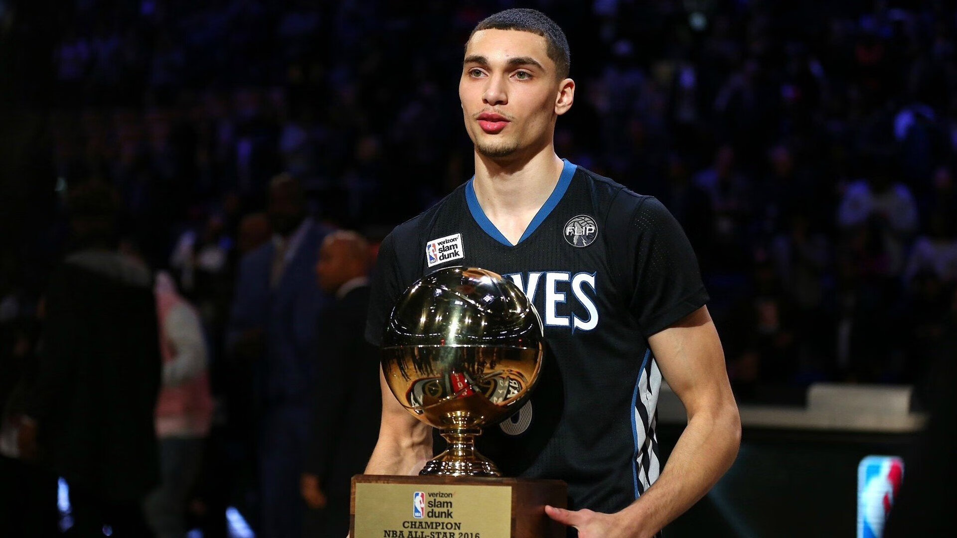 恩佐关键制胜，那不勒斯争冠战胜出韩国，足球全球化浪潮下的文化交融与身份重构