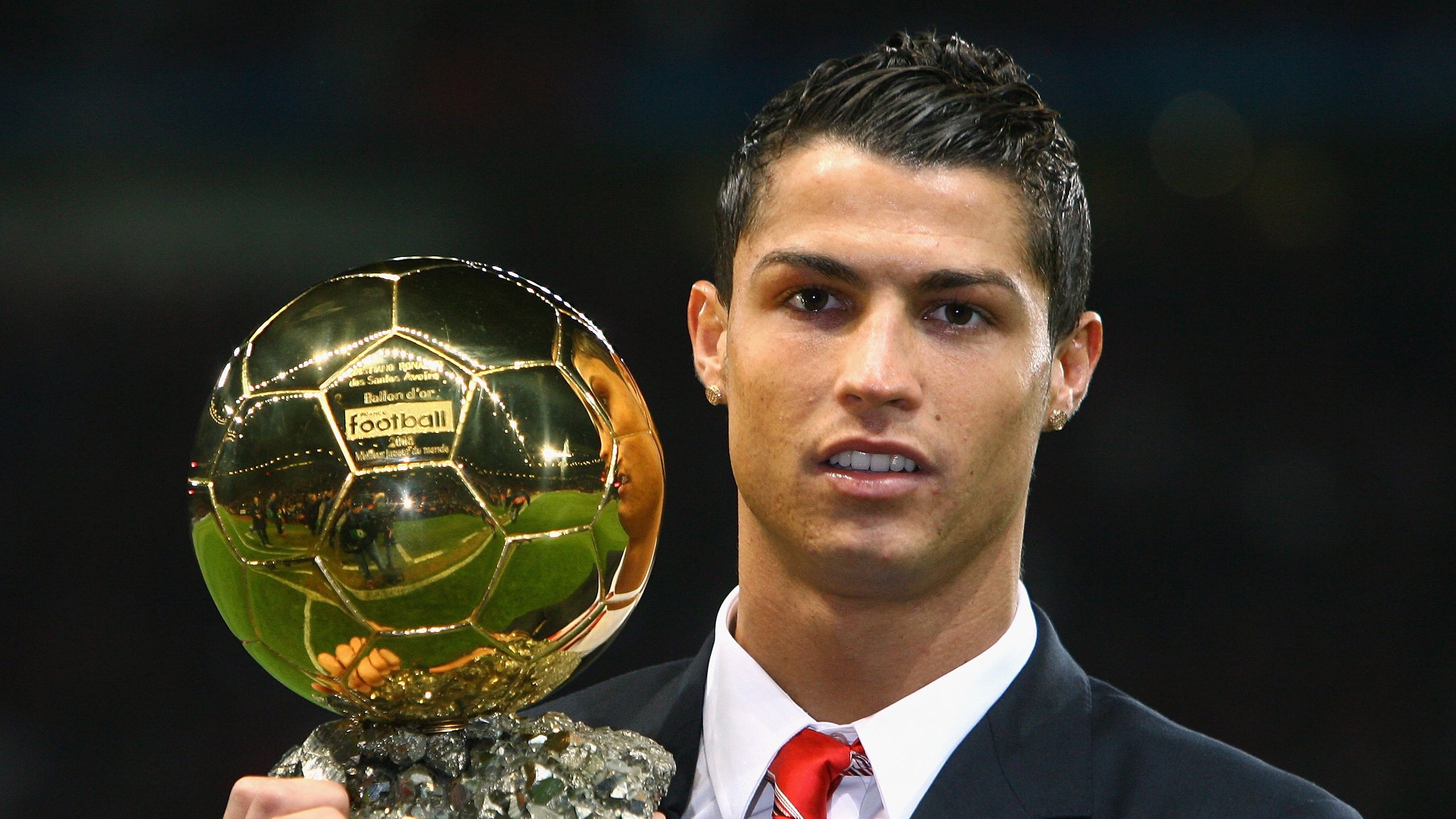 德里赫特爆发与洪都拉斯爆冷,足球世界里的意外与必然